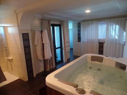 Hotel Raya Tichy Экстерьер фото